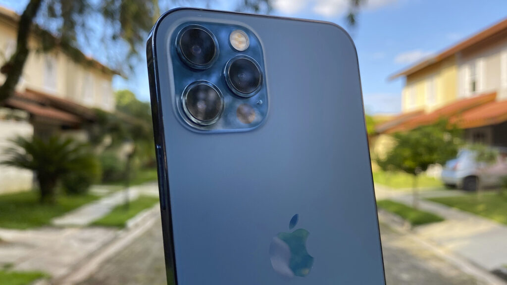 Capa transparente para iPhone XR/11/12: vale a pena? - Nova Post